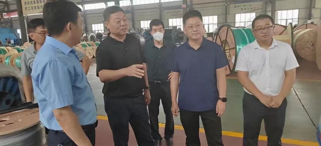 宁晋县向导李军华到卡卡湾厅调研