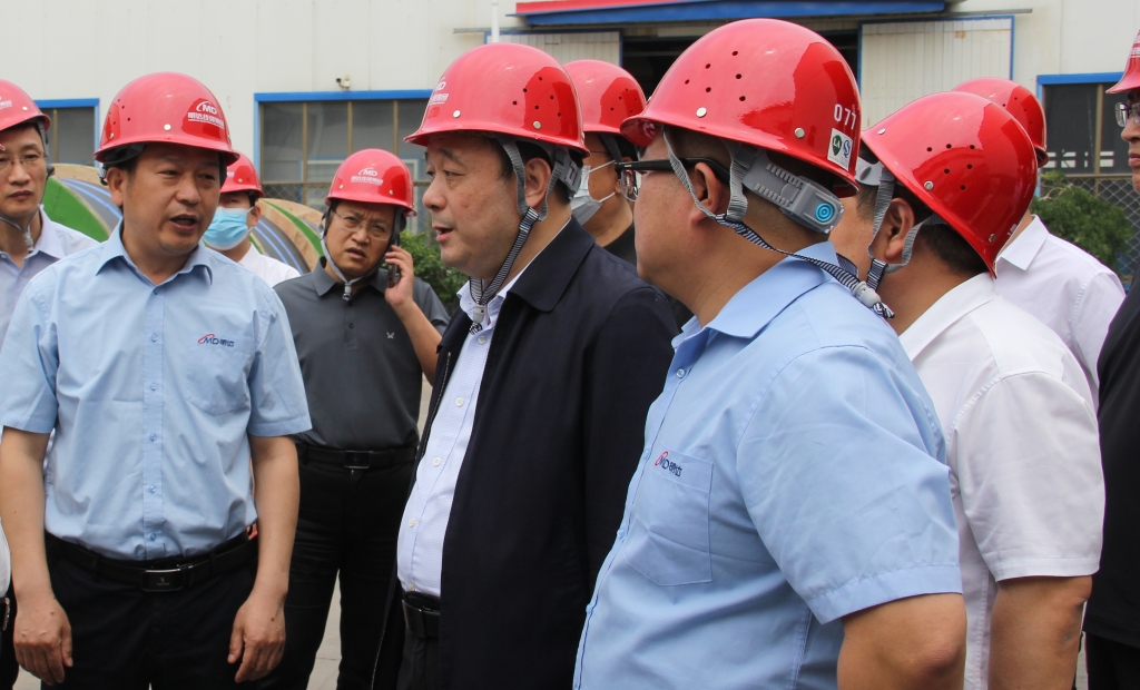 省市场羁系局党组书记何江海调研卡卡湾厅